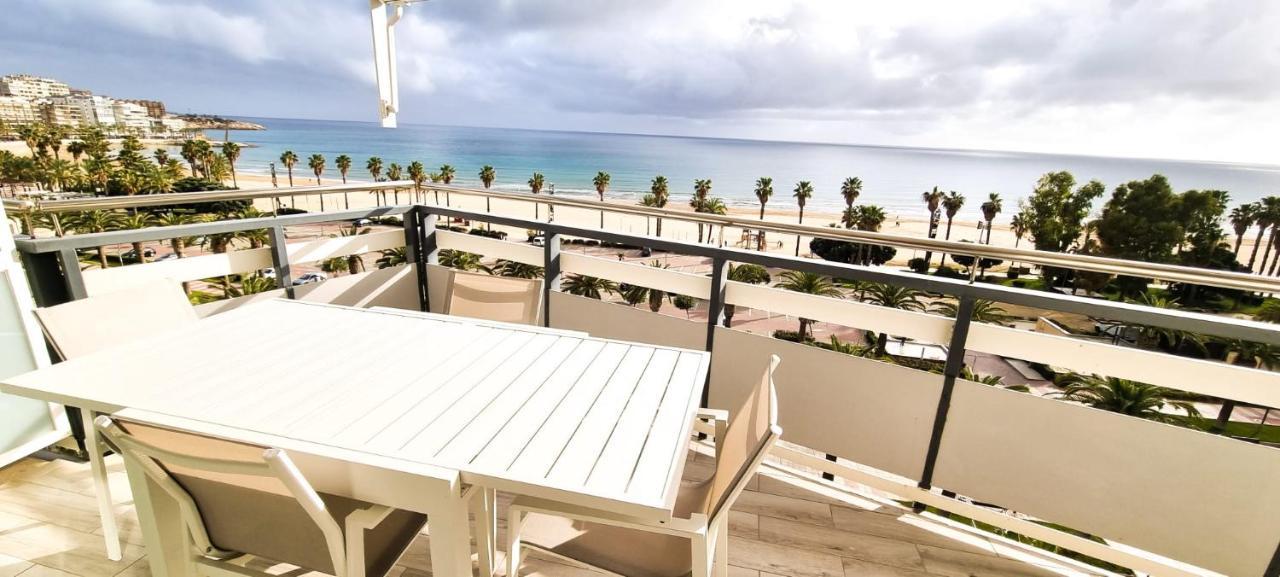 Fantastic Sea View On The Beach Салоу Екстериор снимка